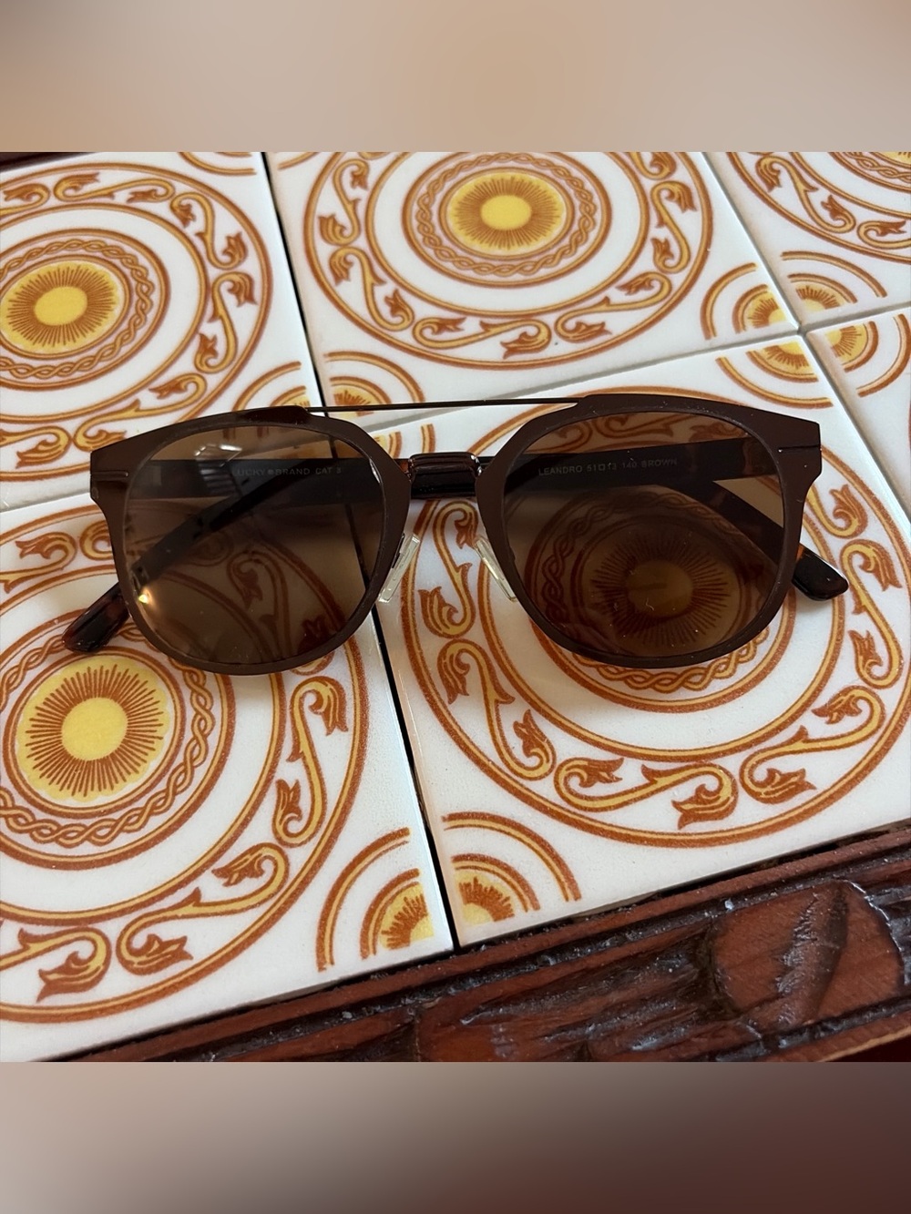 Lucky Brand women’s brown sunglasses